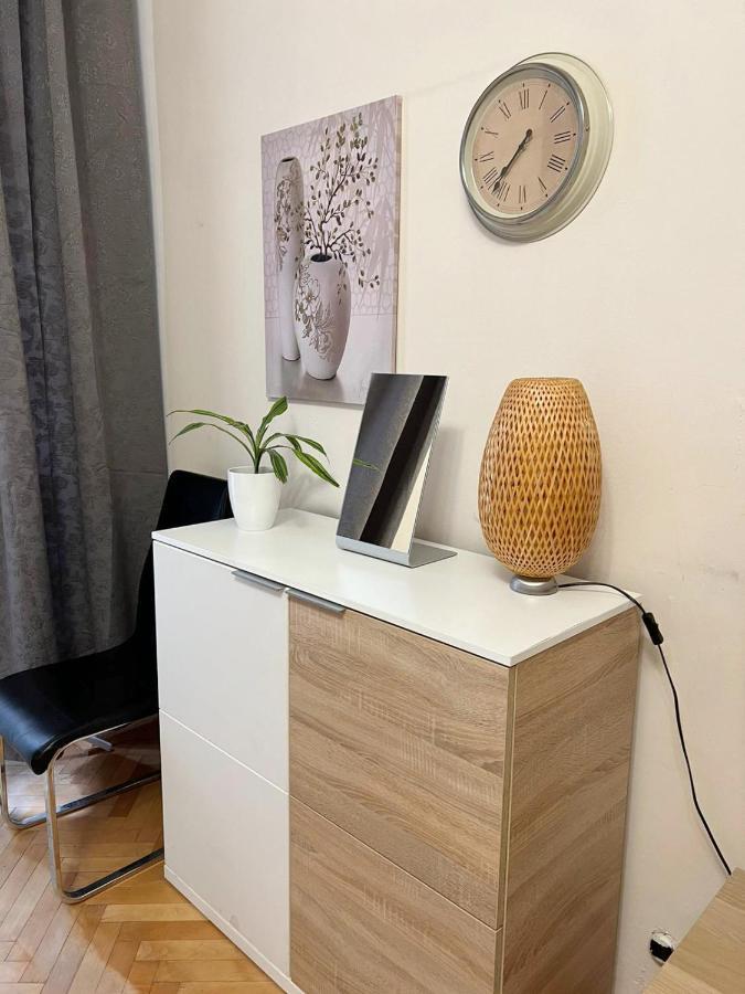 Modern Apartment Krakovska Прага Екстер'єр фото