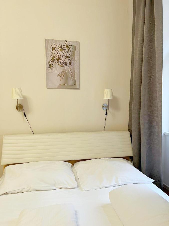 Modern Apartment Krakovska Прага Екстер'єр фото